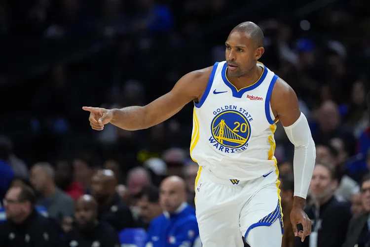 歐佛加入勇士之後表現不佳。  美聯社