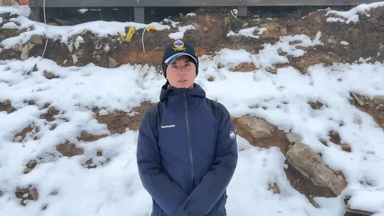 梨山分隊長粘長霖說明博可爾草原山難救援情況。民眾提供