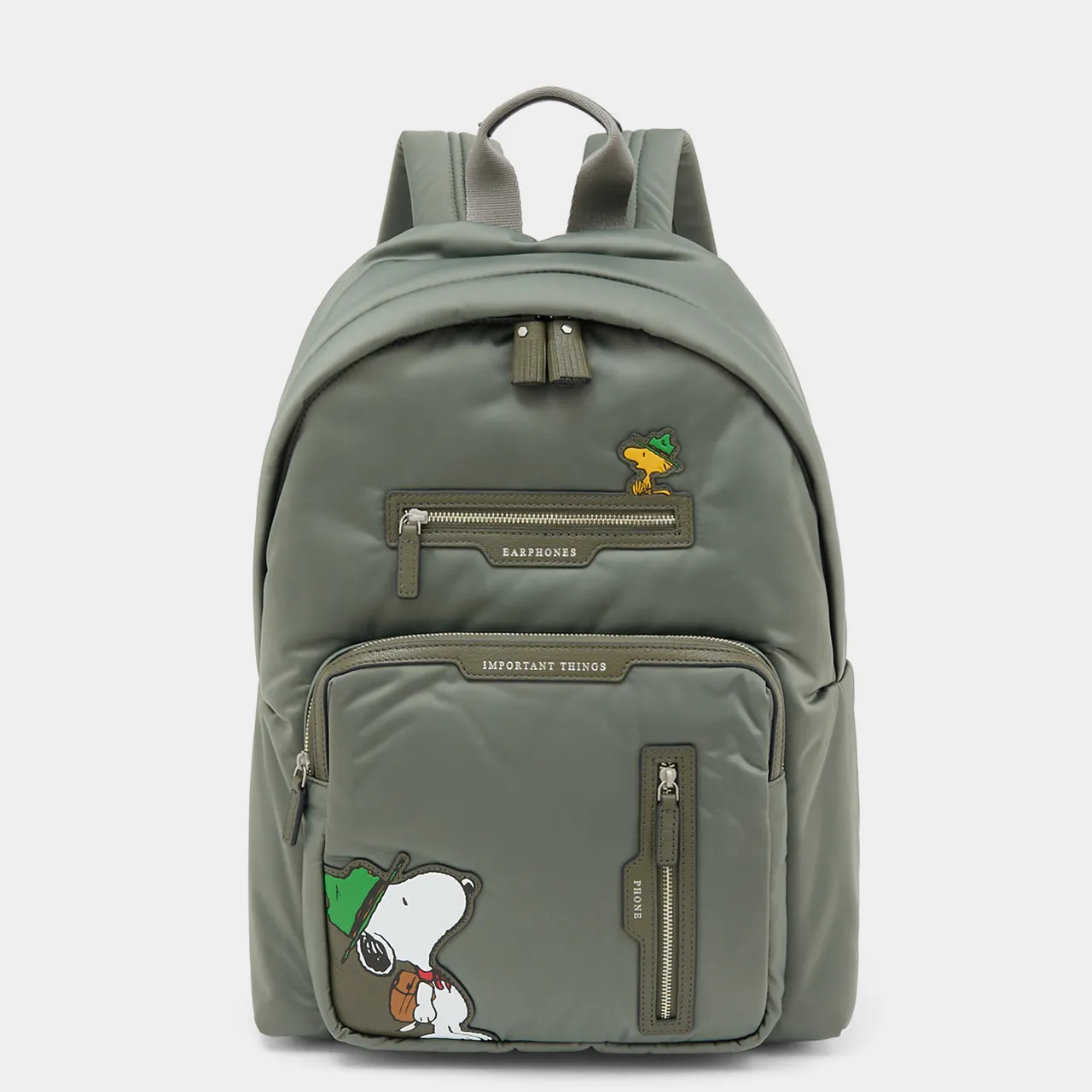ANYA HINDMARCH x PEANUTS Snoopy Labelled Backpack，2万9580元。品牌提供