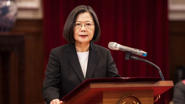 前总统蔡英文强调，必须跨党派强力肃贪，拒绝让不肖人士藉绿能牟利。资料照