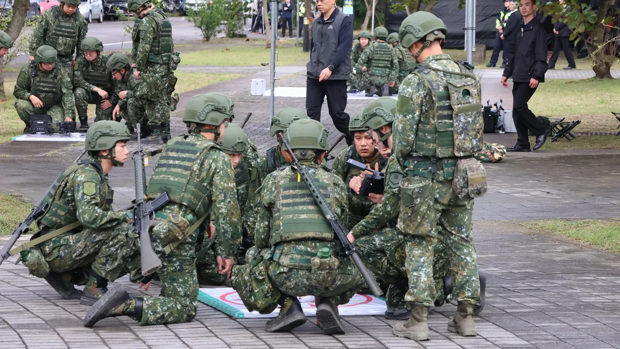總統賴清德今早（2日）赴宜蘭後備旅步三營視導教召訓練。記者葉家瑋攝