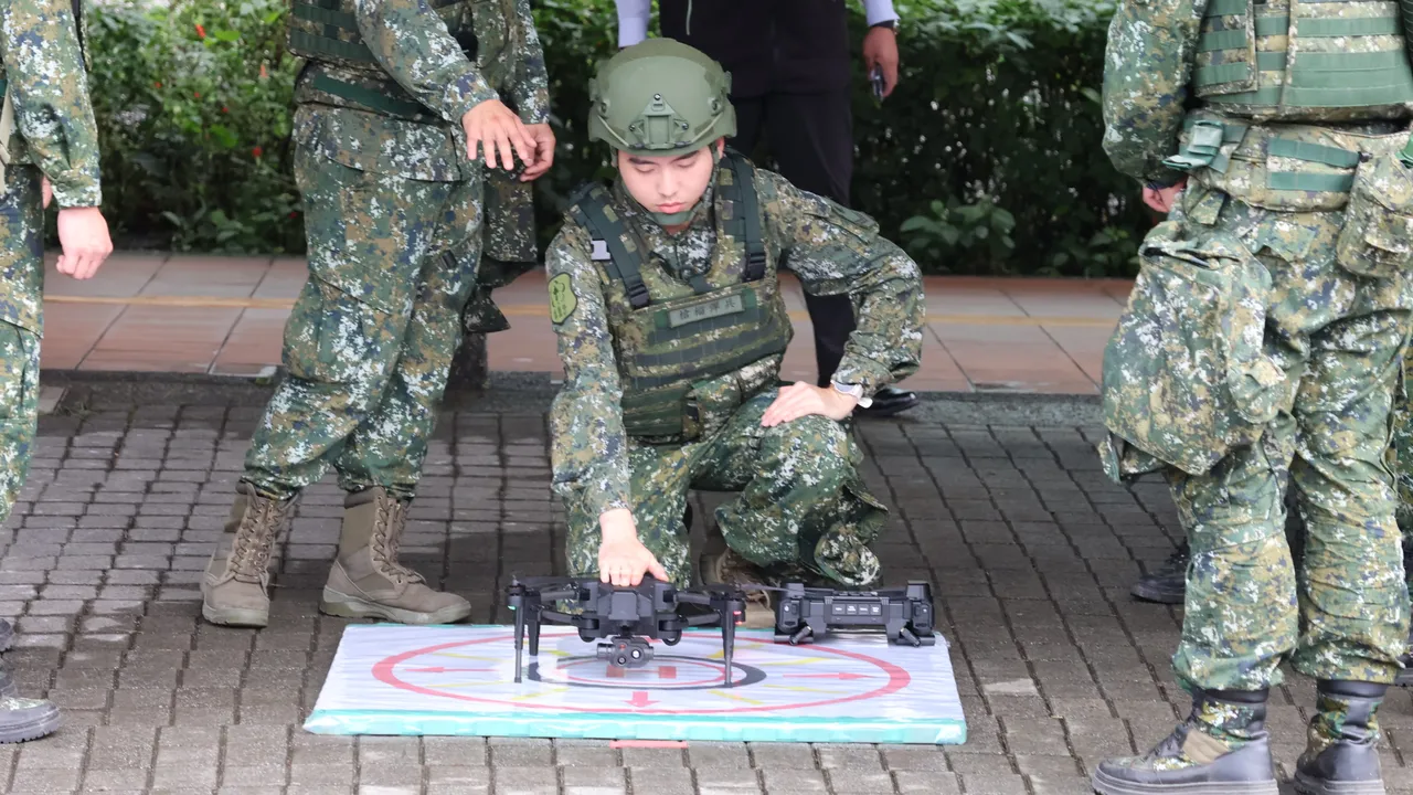 總統賴清德今早（2日）赴宜蘭後備旅步三營視導教召訓練。記者葉家瑋攝