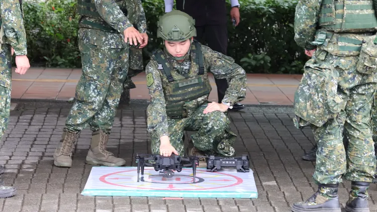 總統賴清德今早（2日）赴宜蘭後備旅步三營視導教召訓練。記者葉家瑋攝