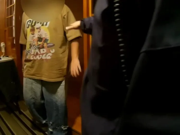 臨檢查獲港籍車手。桃園警分局提供