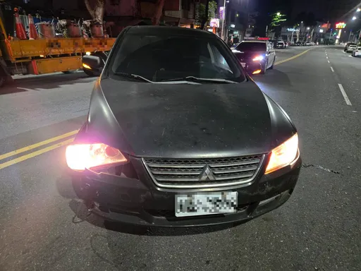 急惩重罚！高雄三民二警员酒驾追撞轿车　2大过免职