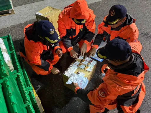 岁末海运繁忙！海巡查缉安检不松懈　布袋港拦查违禁品输运