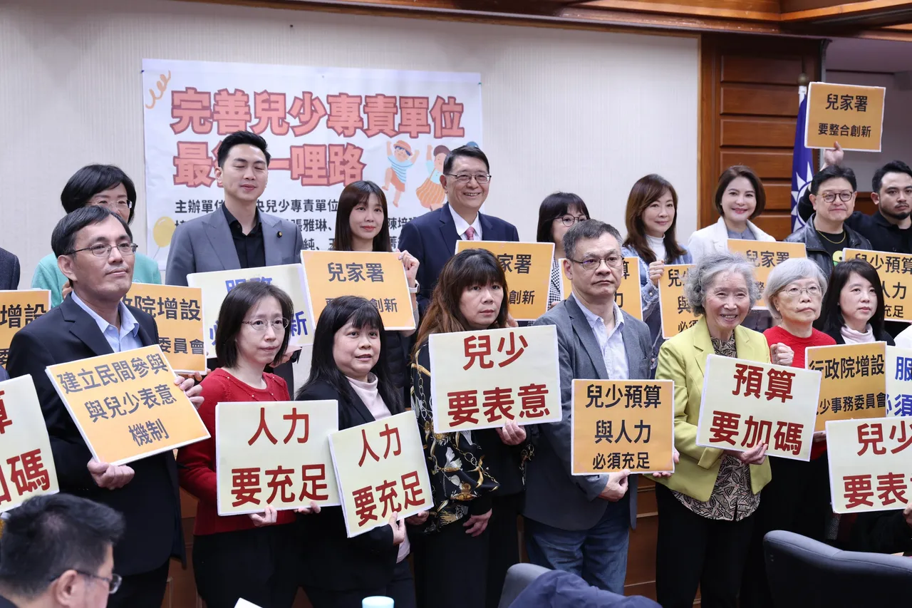 儿推盟主张，儿家署至少要编列200人以上的人力员额。记者庄宗达摄