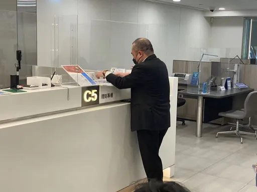 助「鲍鱼大亨」钟文智潜逃！信义分局3副所长拔官待处置