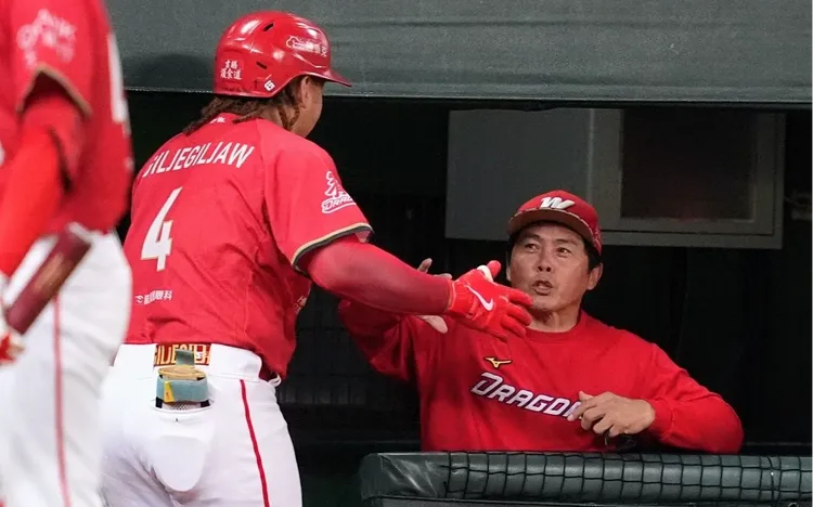 味全龍教練團面臨改組。  味全龍提供