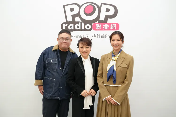 導演林孝謙（左起）與翁倩玉分享電影《陽光女子合唱團》拍攝幕後故事。POP Radio提供