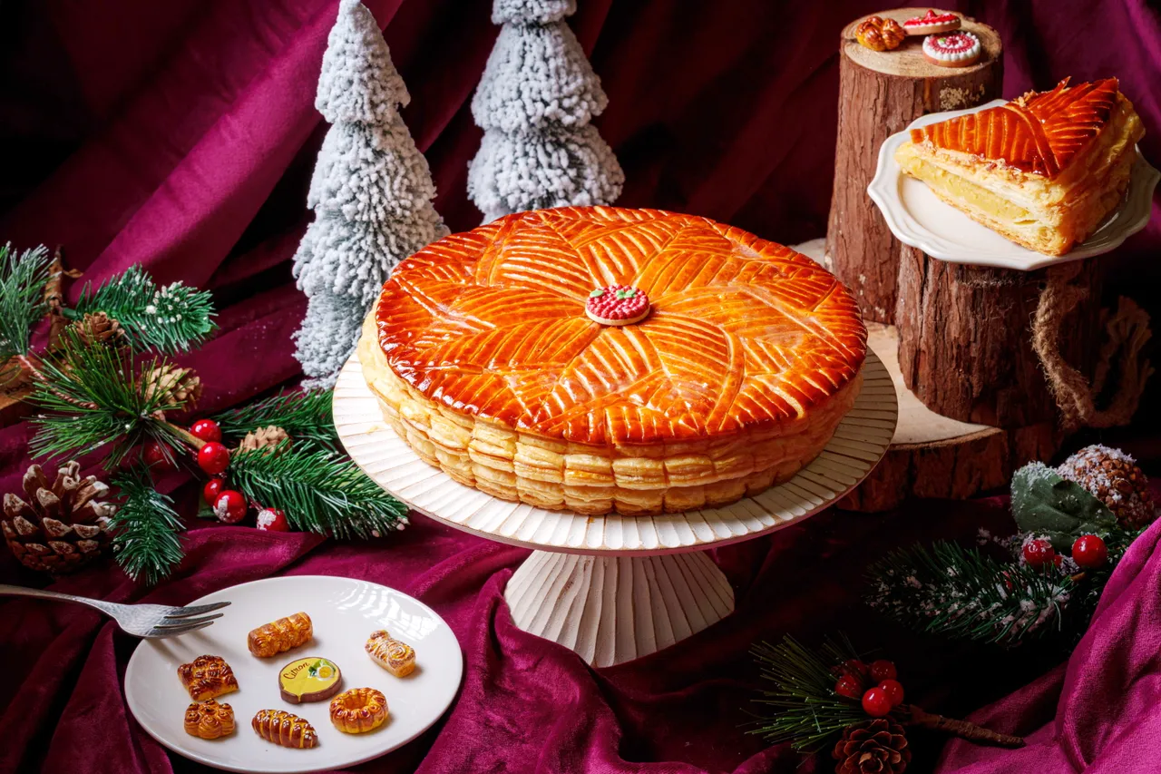 国王派特别隐藏一颗象征幸运的小瓷偶（ fève ），将幸福藏在派里，一口咬出好运气。业者提供