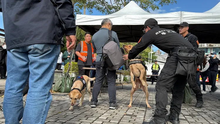 警犬隊也將出動維安。桃園市警局提供
