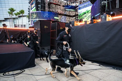 高雄跨年30万人潮！出动1295名警力、民力　确保安心迎新年