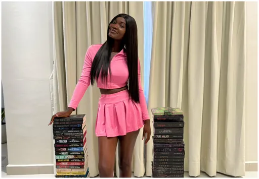 一年读 120 本书也被酸？她晒战绩反击：不管读什么至少我在读