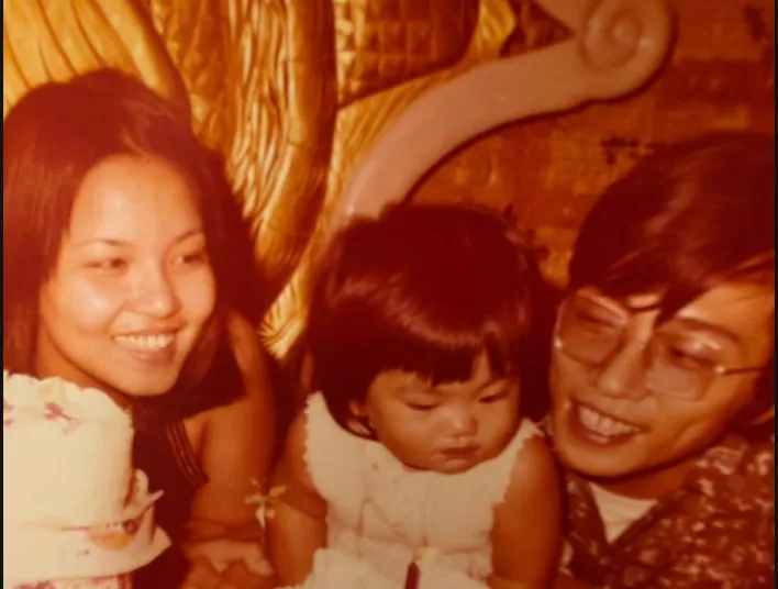 Summer分享小时候跟父亲的合照。翻摄SummerIG限动