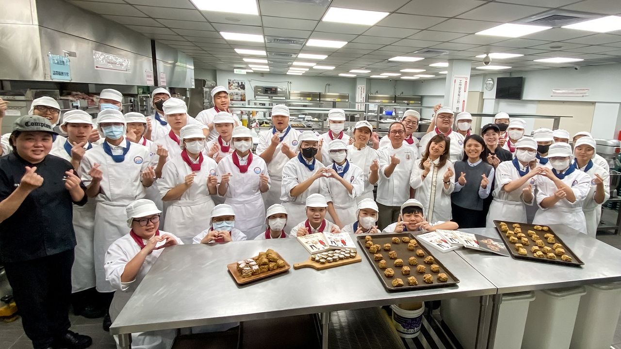 用心感受麵團變化!吳寶春親授東海高中餐飲科學子 傳承「烘焙哲學」好技藝