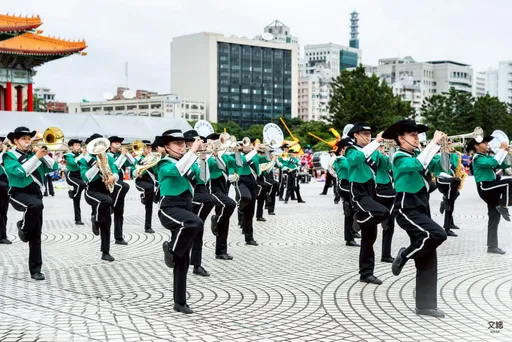橘色恶魔、翡翠骑士合体快闪！今晚7:40西门町游行表演