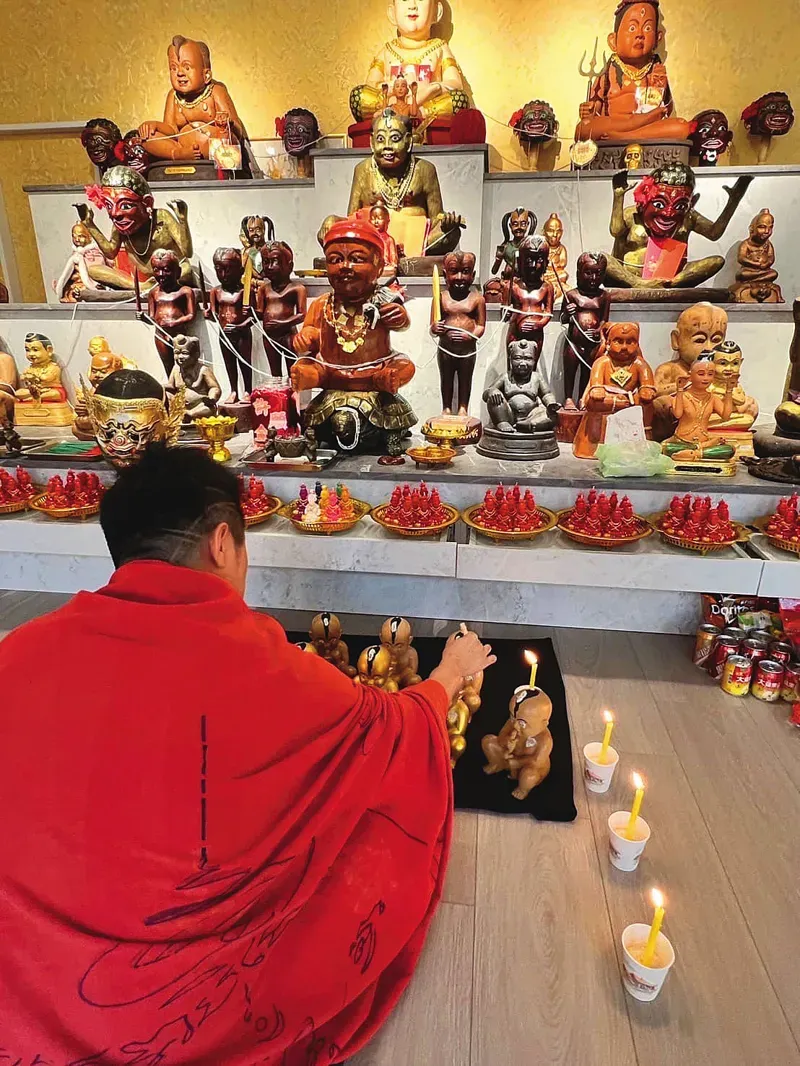 宾宾哥疑在VIP群组安排暗桩，宣称购买佛牌或古曼童后中大奖。翻摄宾宾哥脸书