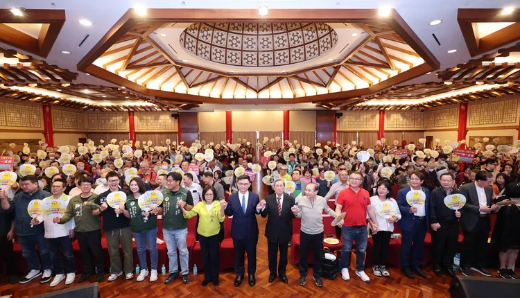 賴瑞隆爭取產業界支持。翻攝畫面