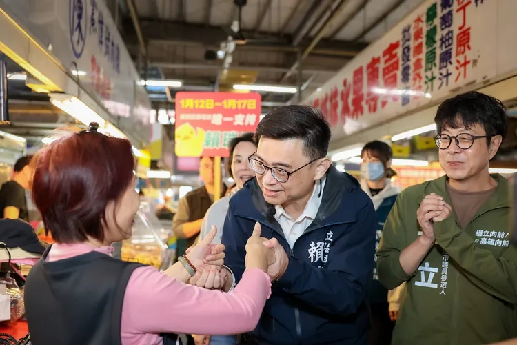 賴瑞隆強調自己出身基層。翻攝畫面