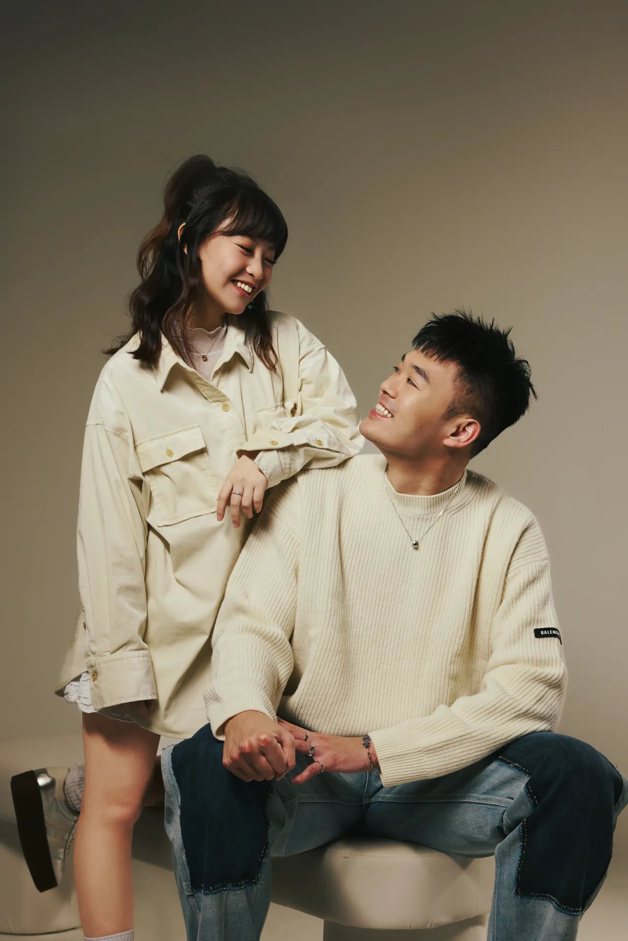 王齐麟对已怀孕6个月陈诗媛爱的告白：「我会很爱小孩，但你永远是我最爱的那一个。」快电商提供