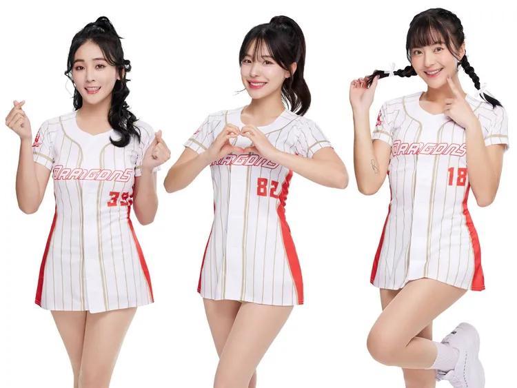 「谢平安家年华」将于12月 13、14 日在彰化永靖登场，啦啦队女神张晴（左起）、李多慧、口水，将于首日的活动到场。成美提供