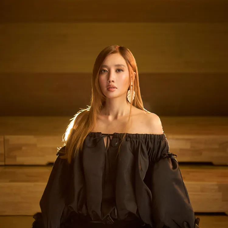 金曲歌后A-Lin唱到一半淚水潰堤。众悅娛樂提供