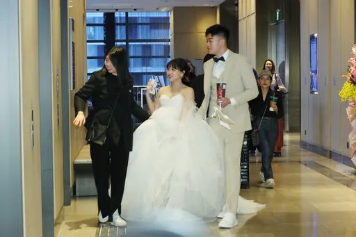 陈诗媛伴娘团阵容曝光「乐天女孩」削尖助阵　搭配伴郎凑十元十美