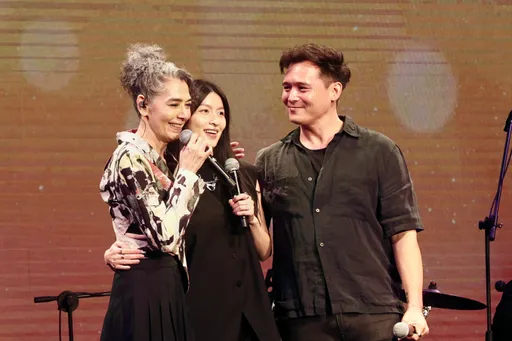 賴佩霞開唱邀倪安東管磐助陣　AI動畫喚母親記憶淚灑舞台