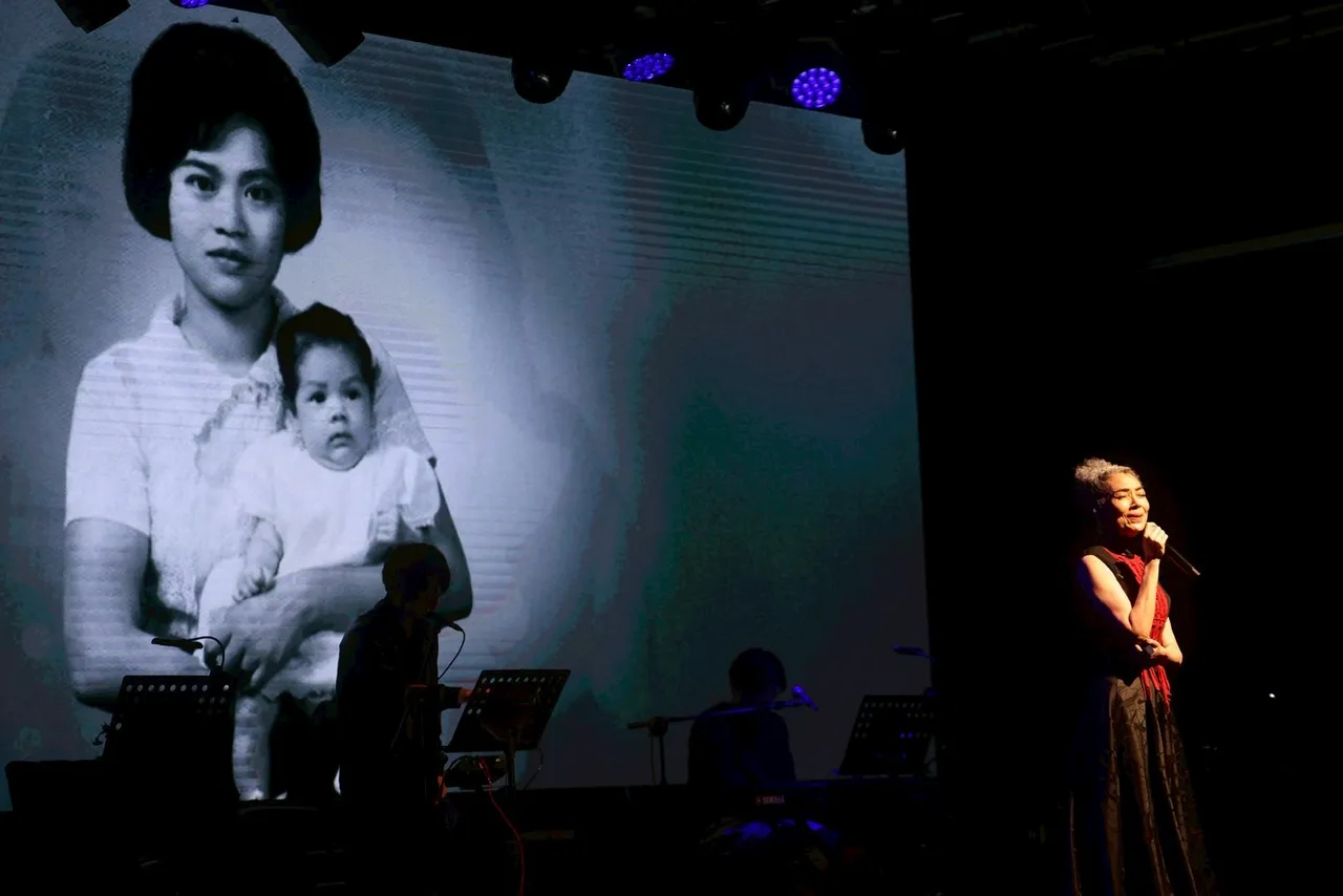 AI動畫喚母親記憶，讓賴佩霞淚灑舞台。尚時代文創娛樂提供