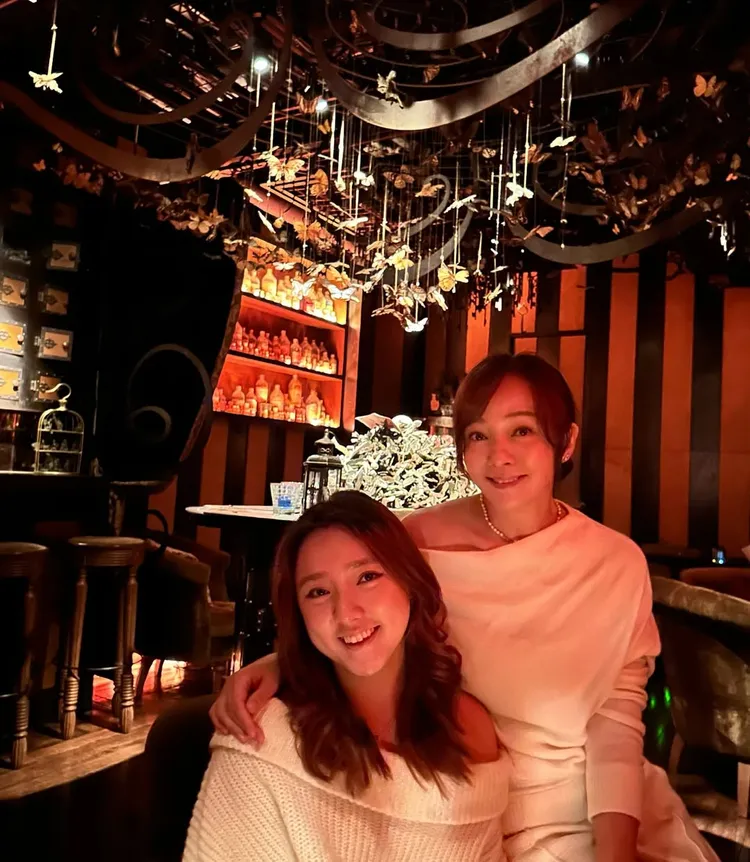 慶生行程似乎包括酒吧。翻攝季芹IG