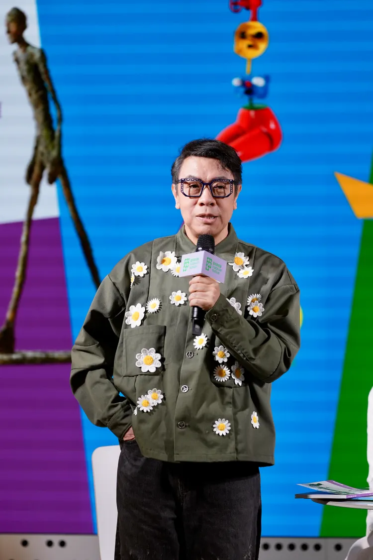 看到S媽收到小S金鐘獎座開心模樣，蔡康永希望人能在悲傷的時候做一些熱愛的事情，分散心思。攝影中心攝