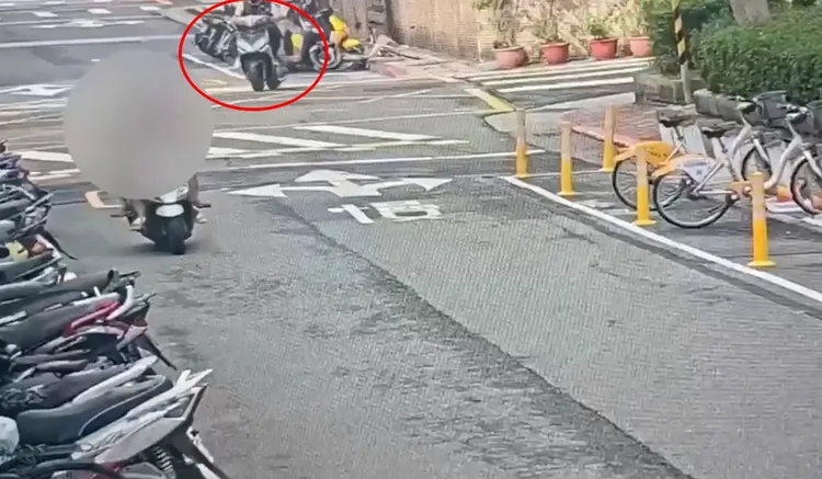 凌男肇事後逃離現場。翻攝畫面