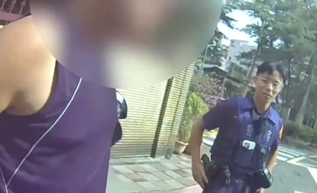 凌男返回现场被警方盘查，酒测值高达1.25mg/l。翻摄画面