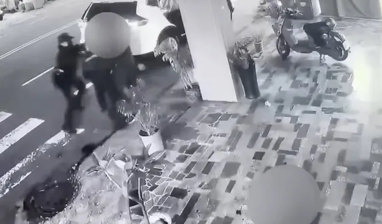 台南市黄姓女警6日晚间执行违规停车取缔勤务时，竟遭被开单的男车主持斧头攻击。读者提供