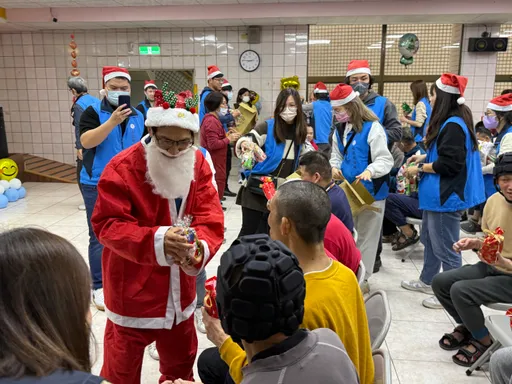 歲末傳愛！　桃園煉油廠愛心志工隊訪八德教養院送上祝福
