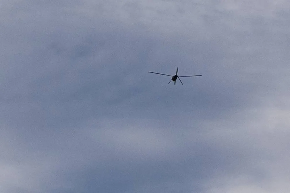 Altius-600M攻击型无人机于空中搜寻目标。国防部提供