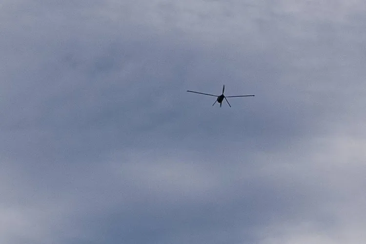 Altius-600M攻擊型無人機於空中搜尋目標。國防部提供