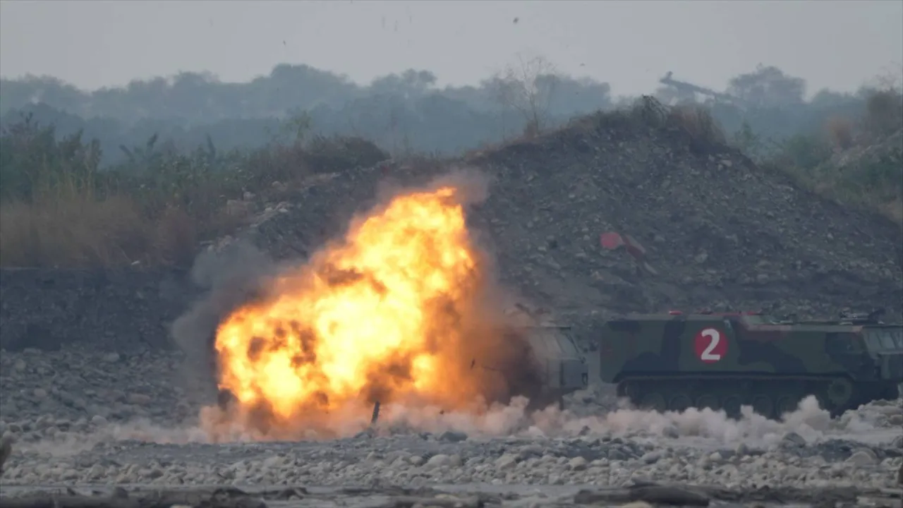 Altius-600M攻击型无人机命中标靶。国防部提供