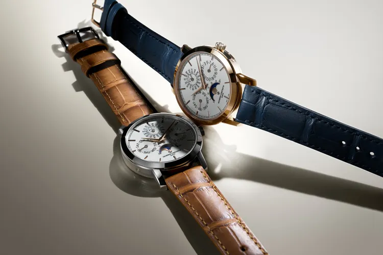 江詩丹頓推出三款Traditionnelle超薄萬年曆腕錶。品牌提供