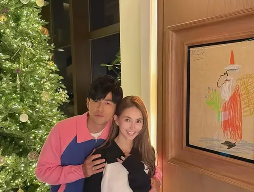 周杰伦搂昆凌放闪更秀品味！圣诞老人出自毕卡索　拍卖价曝光