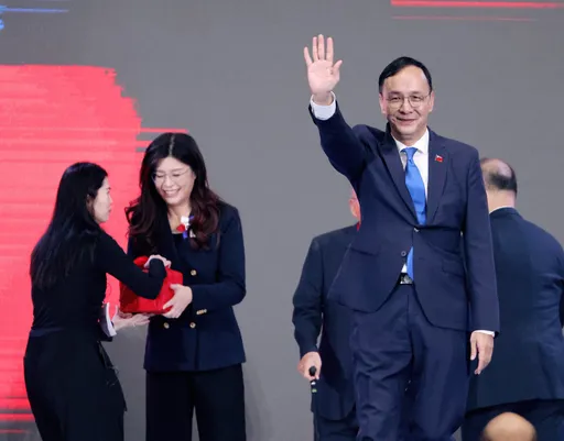 卸任藍智庫董事長　朱立倫：祝鄭麗文未來能給藍白重要建議