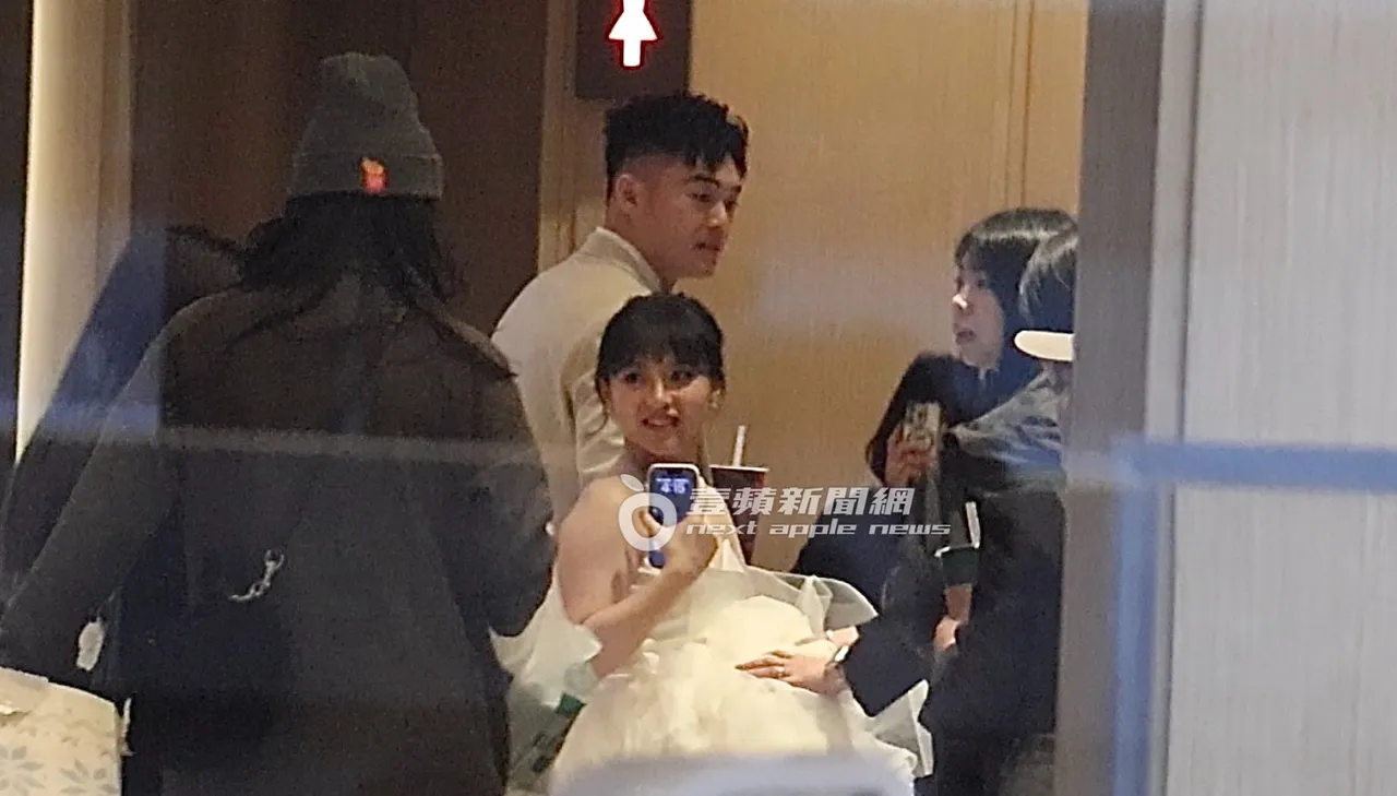 王齐麟甜牵陈诗媛现身婚宴　李洋身体欠佳硬撑出席