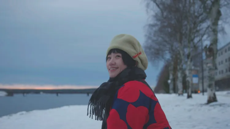 Lulu黃路梓茵踏上「全球最幸福國家」芬蘭的雪地旅程，尋找「幸福的定義。 公視、新傳媒提供