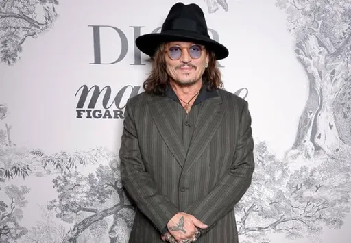 强尼戴普东京动漫展离谱大迟到！乱象连环爆　粉丝花1.5万买罪受