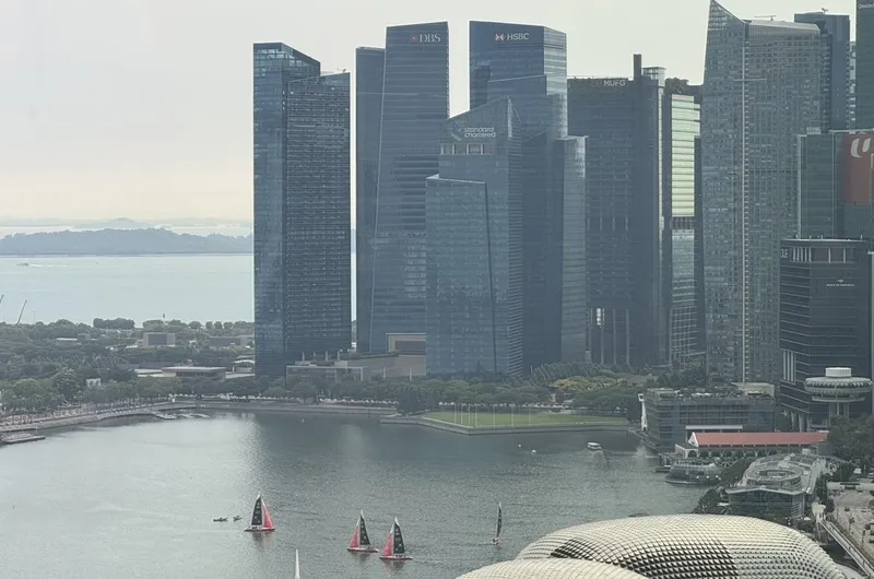 报告：新加坡银行体系稳 资金流入为货币政策迎挑战