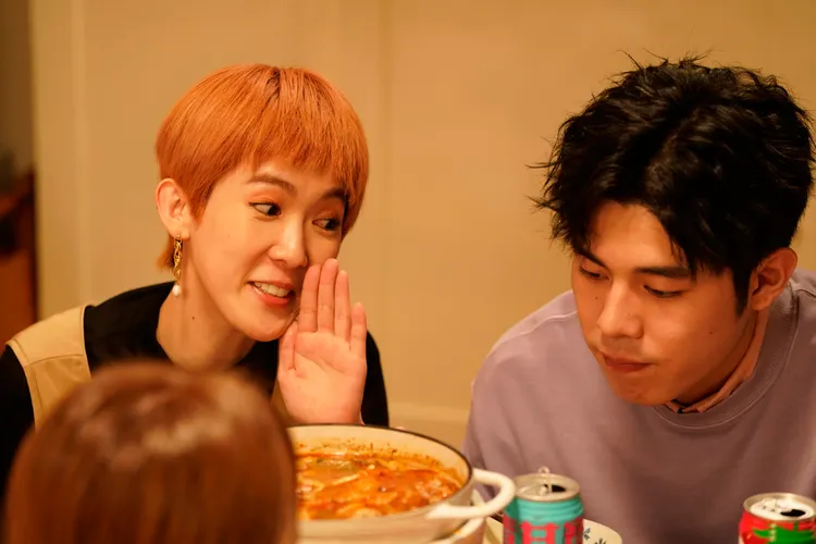 孫可芳（左）敢愛敢恨，右為詹懷雲。彼此影業提供