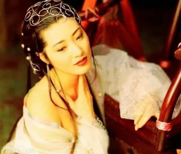 杨思敏曾被誉为「最美潘金莲」。翻摄百度百科