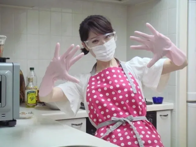 杨思敏现定居东京，以传授DIY肥皂及香水为业。本人提供