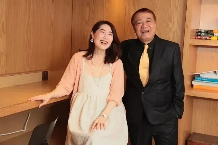 杨思敏（左）和前男友吕仁智最后一次碰面是2023年她代言台北活动，曾拍下合照，如今2人已分手。资料照片